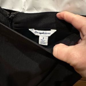 Long skirt crinkle material lined. 5ft barely hits the floor